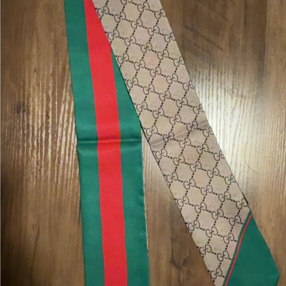 Gucci Beige and Green Twilly - Picture 3 of 4